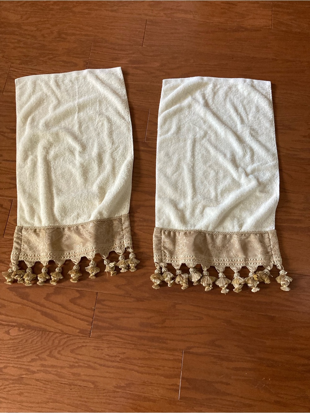 2 Croscill Home Hand Towels